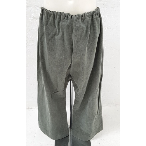 63 - HOW THE GRINCH STOLE CHRISTMAS (2000) - 'WHO' GREY DENIM PANTS
Green/Grey very large twill bottoms a... 