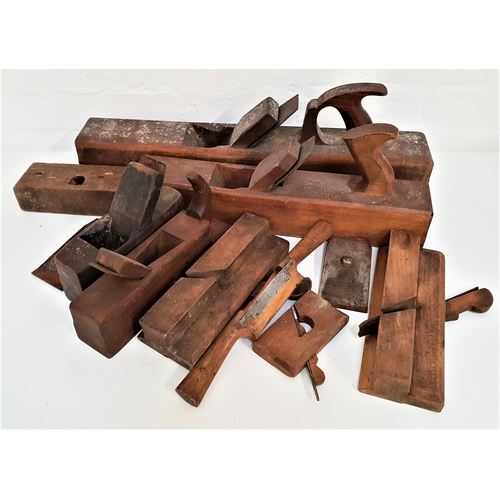 264 - SELECTION OF VINTAGE TOOLS
including planes and moulding planes (8)