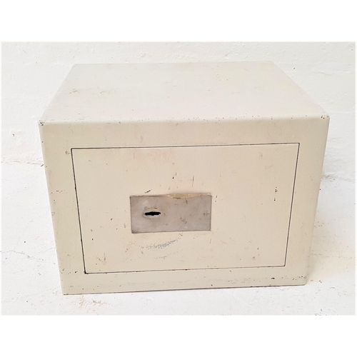 272 - SAFE
with floor fixing holes and two keys, 33cm x 45cm x 39cm