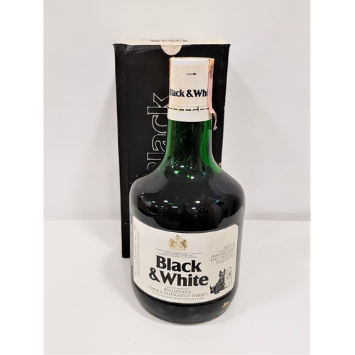 494 - BLACK & WHITE SPECIAL BLENDED SCOTCH WHISKY
produced and bottled by James Buchanan & Co London, Ital... 