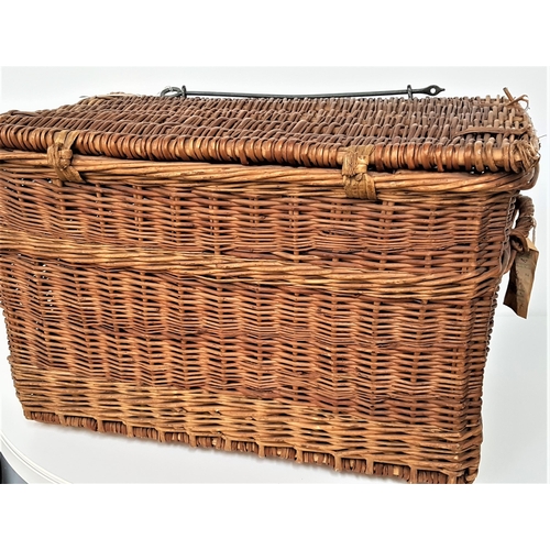 280 - LARGE WICKER LAUNDRY BASKET
with a metal bar closure to the lift up lid, with side carrying handles,... 