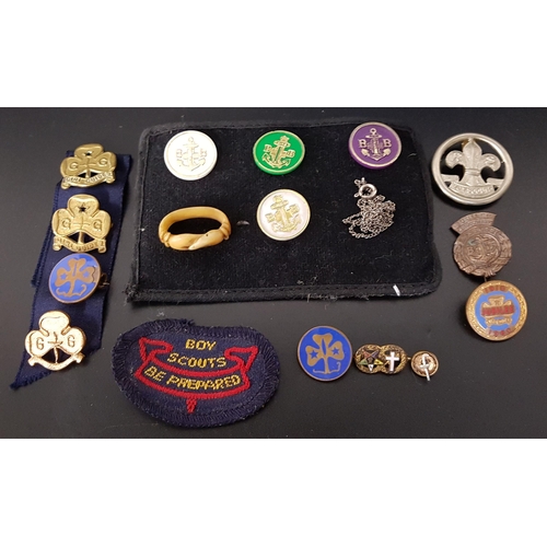 273 - SELECTION OF BADGES
some enamelled, from the Boys Brigade, Scouts and Girl Guides