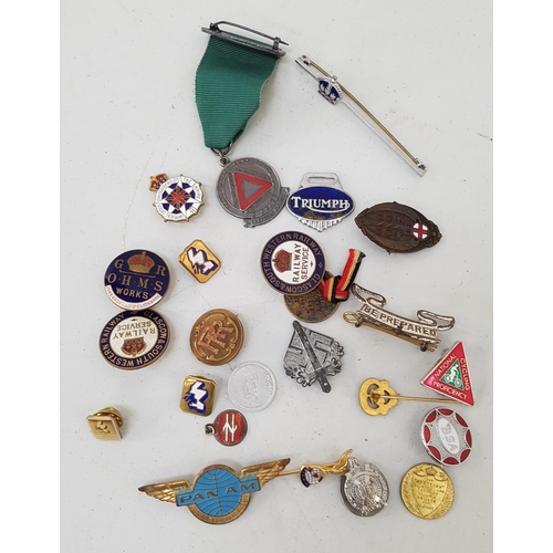 274 - SELECTION OF TRANSPORT AND OTHER BADGES
some enamelled, including Pan Am, BSA, British Rail, Glasgow... 