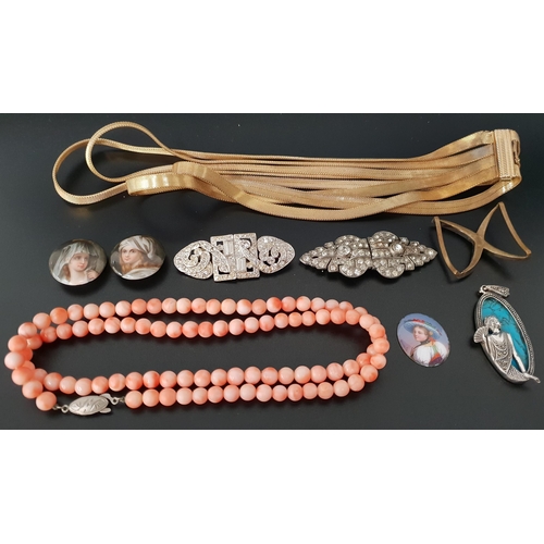 59 - SELECTION OF JEWELLERY
including a coral bead necklace, a multi strand gilt necklace by Grosse, an u... 