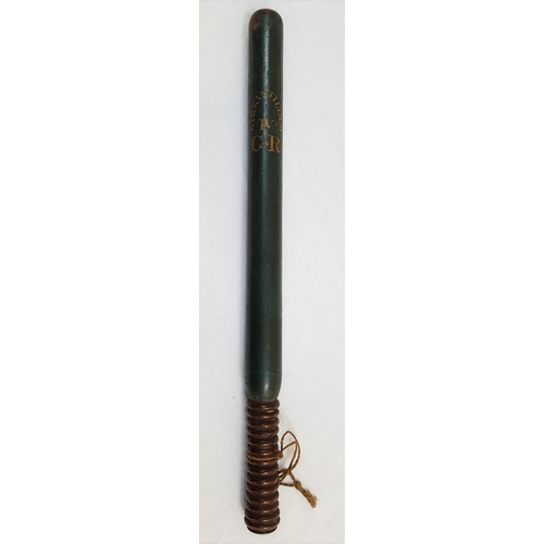 171 - GEORGE IV POLICE TRUNCHEON
in wood and painted blue with gilt lettering 'Kirkintiloch IV GR', with a... 