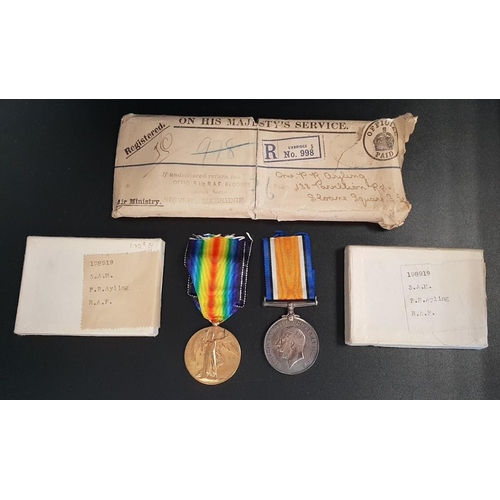 322 - WWI MEDAL DUO
comprising the War and Victory medals with ribbons and original boxes, named to 198919... 