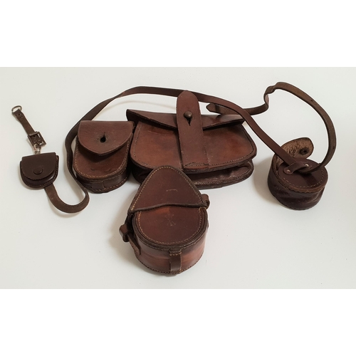 323 - WWI AMMUNITION POUCH
in brown leather with a belt loop, marked to the back Silverman & Co 1915 Londo... 