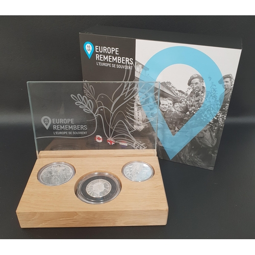 278 - EUROPE REMEMBERS FINE SILVER PROOF COIN SET
comprising a Royal Canadian Mint 75th Anniversary of V-E... 