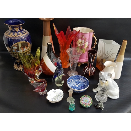 173 - MIXED LOT OF GLASSWARE AND CERAMICS
including two Mdina style vases, glass cockerel, sea horse and a... 