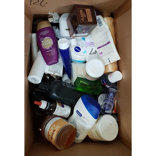 124 - ONE BOX OF NEW AND USED TOILETRY ITEMS
including: Hermes, Hugo Boss, Victor Rolf, Hugo Boss, Nivea, ... 