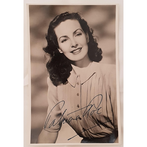 68 - PATRICIA ROC
signed 14cm x 9cm black and white photograph. With certificate of authenticity
Note: En... 