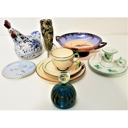 196 - MIXED LOT OF CERAMICS AND GLASSWARE
including a Mailing style lustre tazza decorated with birds, Jac... 