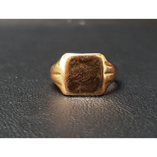 140 - NINE CARAT GOLD SIGNET RING
ring size R and approximately 4.6 grams