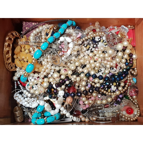 143 - SELECTION OF COSTUME JEWELLERY
including bead necklaces, paste pearls, necklaces, bracelets, brooche... 