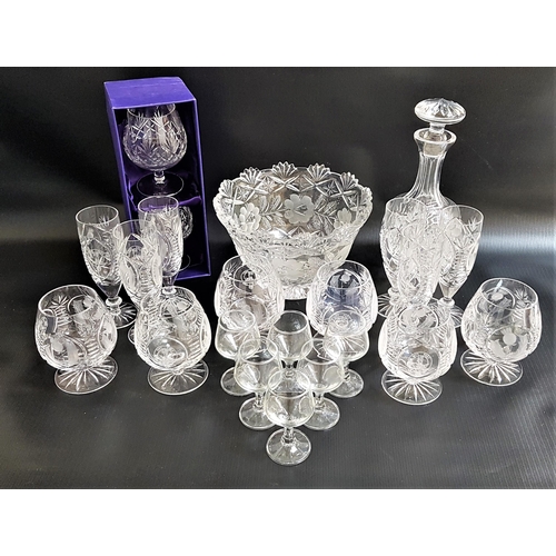 244 - SELECTION OF CRYSTAL AND OTHER GLASSWARE
including a decanter and stopper, two Glencairn wines with ... 