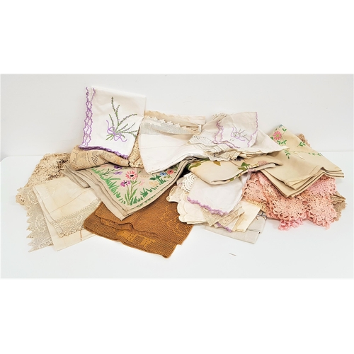 325 - SELECTION OF NAPERY
including napkins, tablecloths, coasters and other items, with examples in lace,... 