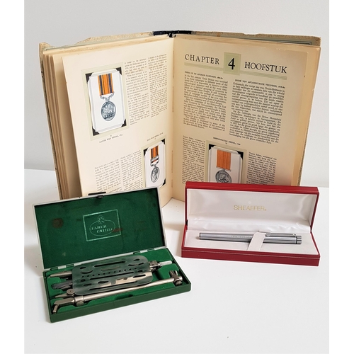 314 - MIXED LOT OF COLLECTABLES
including a Sheaffer fountain pen, boxed, Medals And Decorations Of The Br... 