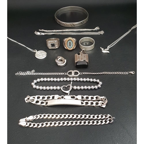 62 - INTERESTING SELECTION OF SILVER AND SILVER MOUNTED JEWELLERY
including a black agate and marcasite d... 