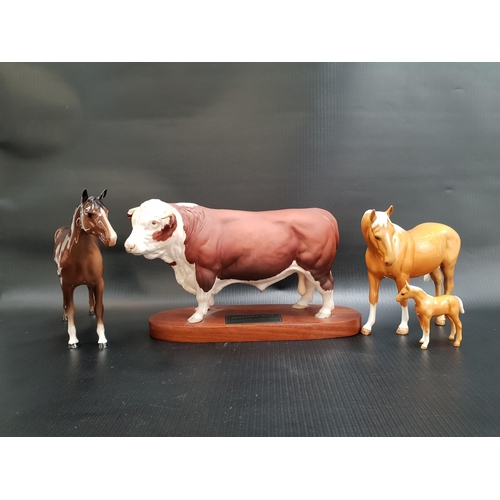 280 - SELECTION OF BESWICK ANIMAL FIGURINES
comprising a palamino horse, 18cm high, palamino foal, 8cm hig... 