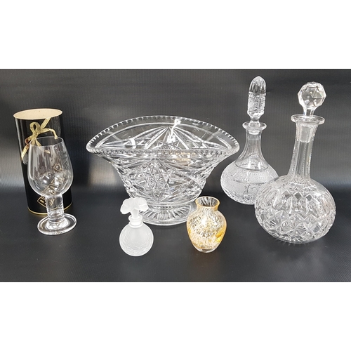 302 - MIXED LOT OF GLASSWARE
including a Caithness small vase, Lalique style opaque scent bottle, Riedel b... 