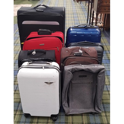 10 - SELECTION OF EIGHT SUITCASES
including Revelation, Sirocco, Excel, IT Luggage
Note: cases are empty