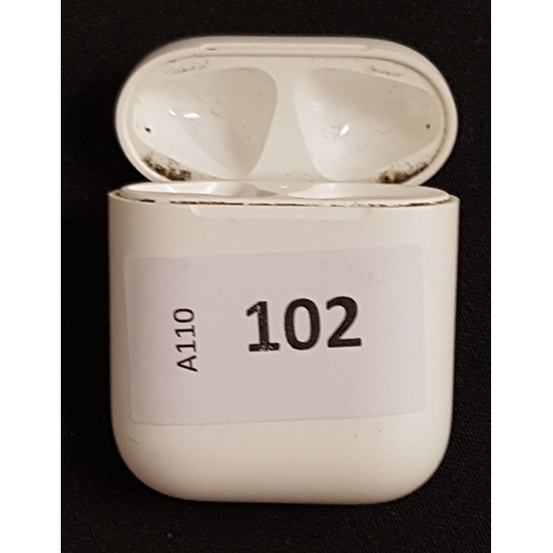 102 - APPLE AIRPODS LIGHTNING CHARGING CASE