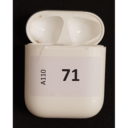 71 - APPLE AIRPODS LIGHNING CHARGING CASE