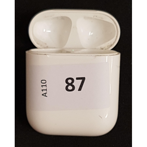 87 - APPLE AIRPODS LIGHTNING CHARGING CASE