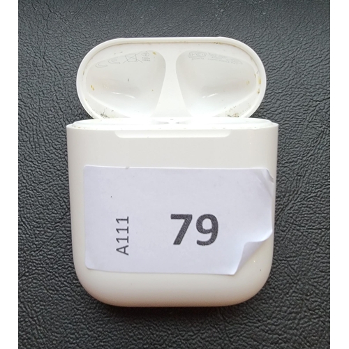 79 - APPLE AIRPODS LIGHTNING CHARGING CASE