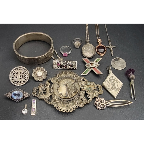 149 - GOOD SELECTION OF SILVER AND OTHER JEWELLERY
including a silver bangle with engraved scroll decorati... 