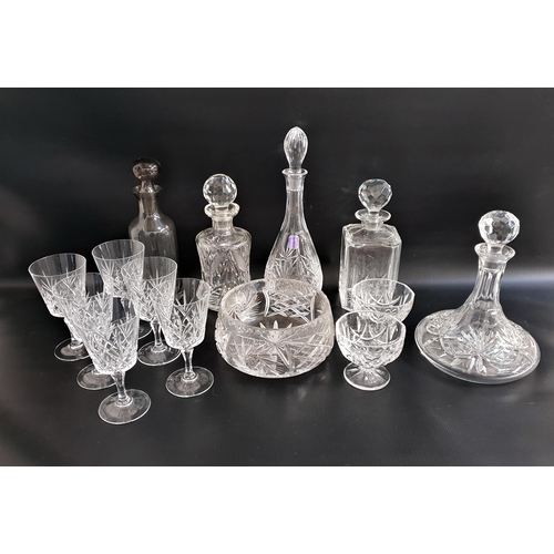 275 - MIXED LOT OF GLASSWARE
including an Edinburgh crystal decanter and stopper, boxed, Edinburgh crystal... 