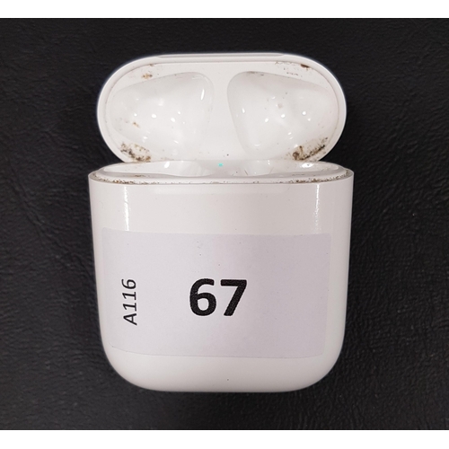 67 - APPLE AIRPODS LIGHTNING CHARGING CASE