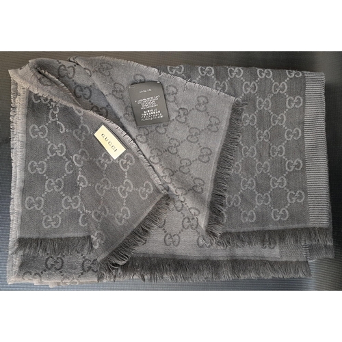 313 - GUCCI GG DARK GREY SCARF 
80% wool 20% silk, 70 x 195cm