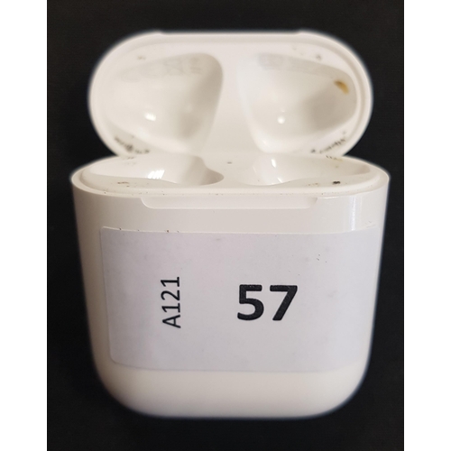 57 - APPLE AIRPODS LIGHTNING CHARGING CASE
