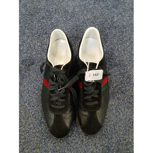 163 - PAIR OF GUCCI BLACK LEATHER AND SUEDE TRAINERS
with red and green stripe detail, size 38