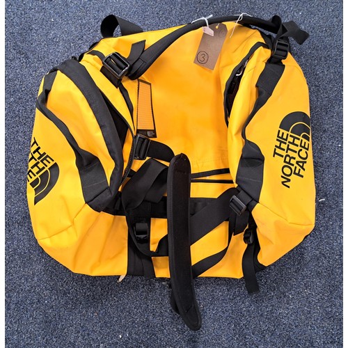 3 - NORTH FACE HOLDALL