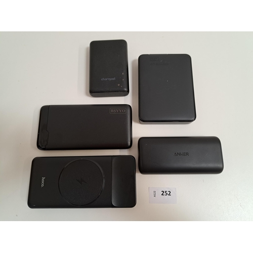 252 - SELECTION OF FIVE POWERBANKS
including Bsyyo, WD Element, Anker