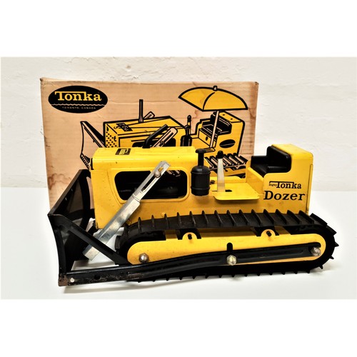 269 - EARLY 1970s MIGHTY TONKA BULLDOZER
number 3906, with box