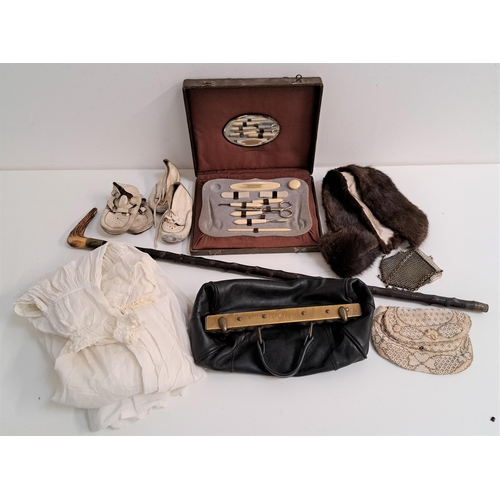 256 - SELECTION OF CLOTHING AND ACCESSORIES 
comprising a Gladstone style handbag, a boxed ivorine manicur... 