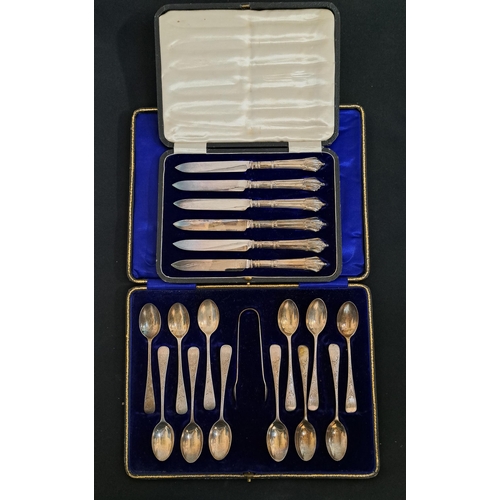 141 - SET OF TWELVE GEORGE V SILVER TEA SPOONS
and a pair of sugar tongs in a fitted case, Sheffield 1910 ... 