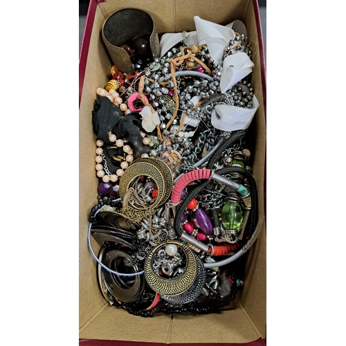 115 - SELECTION OF COSTUME JEWELLERY
including various bead and other necklaces, simulated pearls, bangles... 