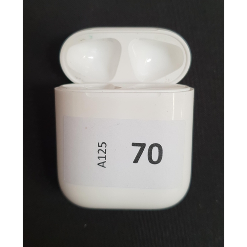 70 - APPLE AIRPODS LIGHTNING CHARGING CASE