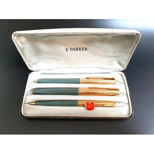 223 - PARKER CONSORT PEN/PENCIL SET
comprising a Parker 65 fountain pen with fourteen carat gold nib; a ba... 