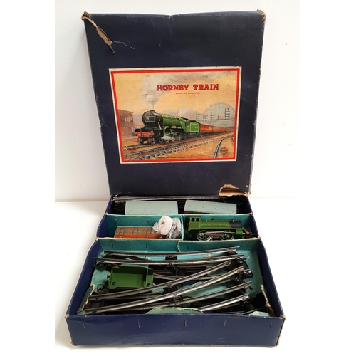 280 - HORNBY MECCANO O GAUGE 501 PASSENGER SET
comprising an 1842 clockwork engine and tender, two 3113 LN... 