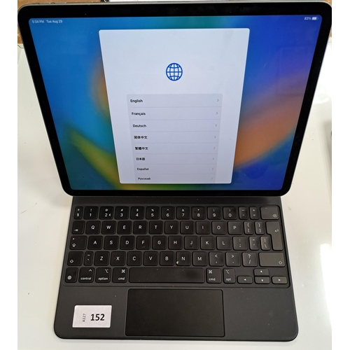 152 - APPLE IPAD PRO 11 INCH 3RD GEN - A2377 - WIFI 
serial number M7HR9TH9LF. Apple account locked. 
Note... 