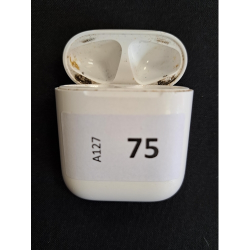 75 - APPLE AIRPODS LIGHTNING CHARGING CASE