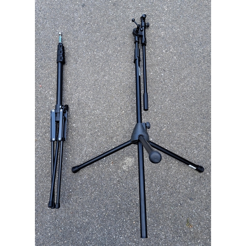 8 - MIC STAND AND TELESPOPIC AGUSTATABLE STAND