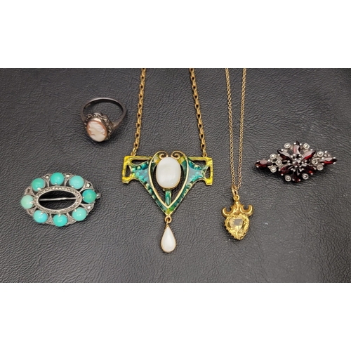 93 - INTERESTING SELECTION OF GOLD, SILVER AND OTHER VINTAGE JEWELLERY
including a citrine set pendant on... 