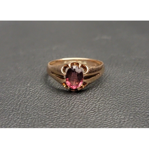 101 - GARNET SINGLE STONE RING
the oval cut garnet approximately 1ct, on nine carat gold shank, ring size ... 