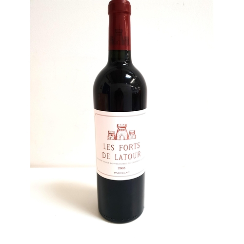 301 - LES FORTS DE LATOUR PAUILLAC 2005
6 bottles, in original wooden case, 75cl and 13%